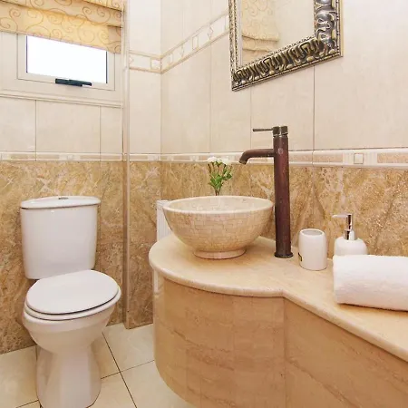 Villa Paask3 *